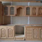 Cuisine en bois avec motifs de bricolage