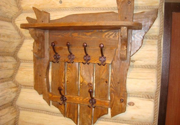 Cintre en bois DIY