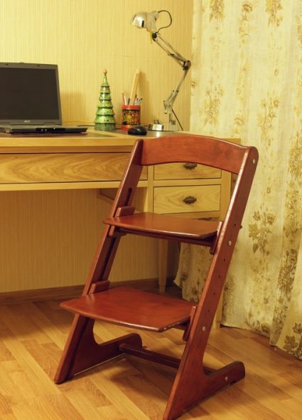 Chaise de croissance en bois pour bébé
