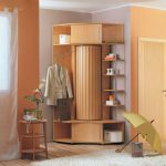 Cabinet en bois inhabituel