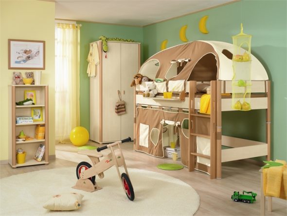 Kinderkamer met hoogslaper