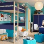 Lits superposés pour un adulte à l'intérieur