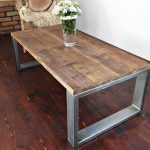 table de tube de profil
