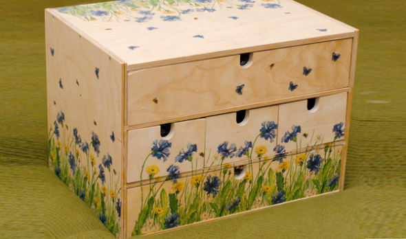 Armoire en contreplaqué