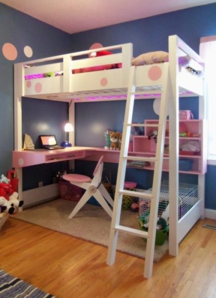 Beau lit mezzanine blanc et rose
