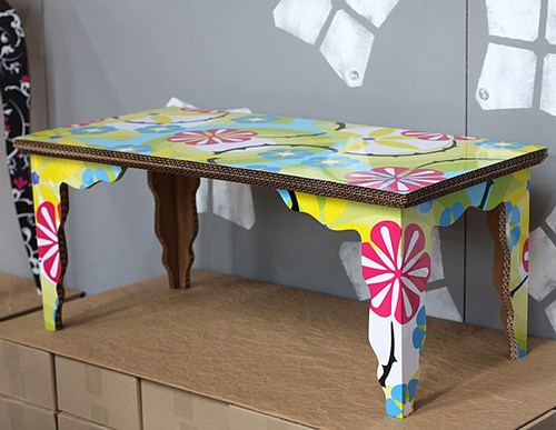 Belle table en carton