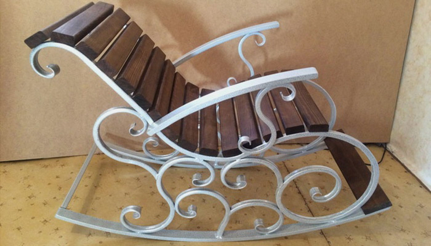 chaise berçante du tube de profil