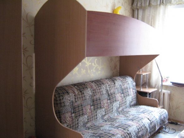 Lit mansardé pour petit appartement