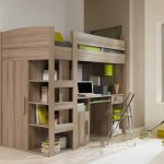 Lit mezzanine avec espace de travail et armoire latérale dans la chambre des adolescents