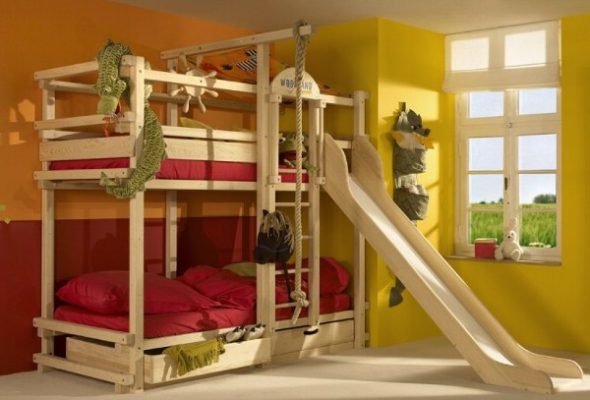 Zolderbed met slaapcabine