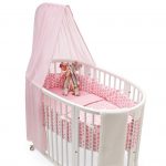 Lit bébé pour la protection des gros pois