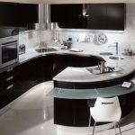 Cuisine high-tech avec agencement en U