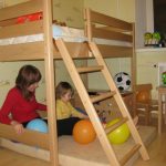 Fidanlık için küçük ahşap yatak