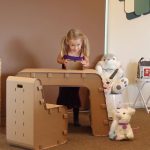Meubles pour la chambre des enfants du carton
