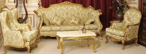 Meubles dans le salon dans le style baroque