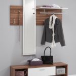 Meubles modulaires dans le couloir