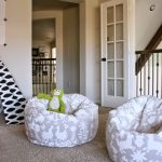 Chaises douces pour enfants avec des animaux mignons