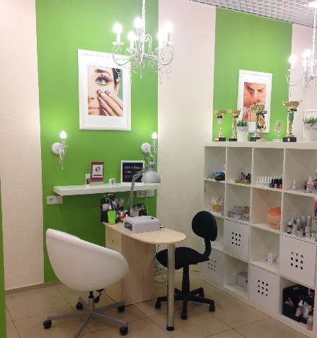 Petite table de manucure