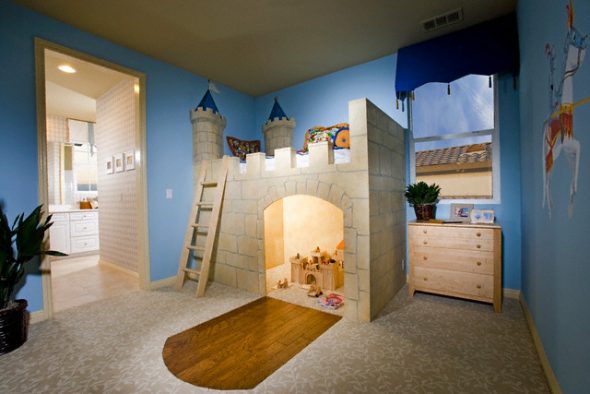 Oorspronkelijk bed op zolder Castle