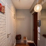 Éclairage dans le couloir dans le style scandinave