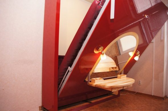 Lit d'armoire pliant avec une secrétaire de table