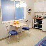 Petite table de cuisine pliante