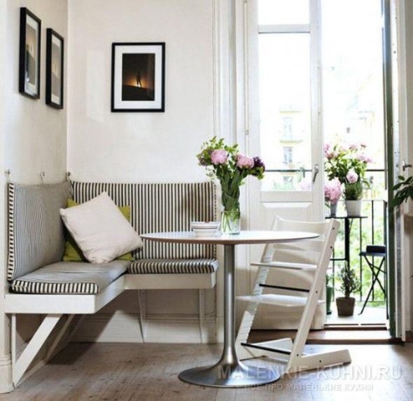 Coin simple avec sièges moelleux et amovibles