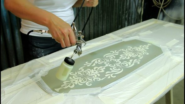 Peinture au pochoir