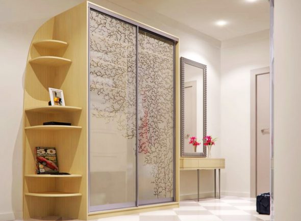 Armoire coulissante pour une salle de style provençal