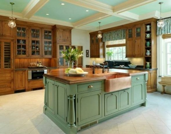 Vert clair et marron à l'intérieur de la cuisine