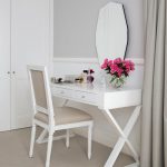 table de maquillage classique