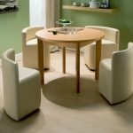 Transformateur de table avec chaises