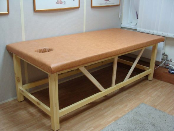 Canapé confortable avec une coupe pour le visage
