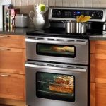 Forno dependente instalado no nível inferior da cozinha