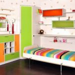 Lit intégré à l'intérieur de la pépinière
