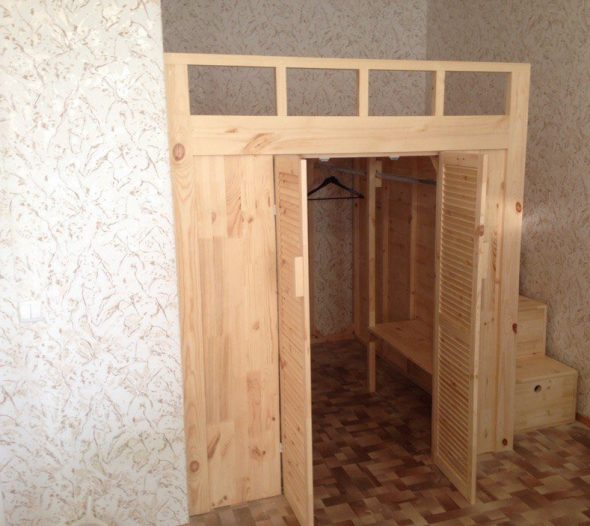 Armoire encastrée avec lit mezzanine