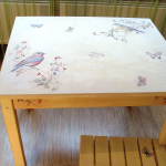 Table en bois après le découpage