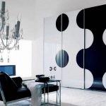 El interior en el estilo de minimalismo.