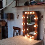 Miroir marron dans la cuisine
