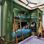 Lit pour trois enfants sur deux niveaux