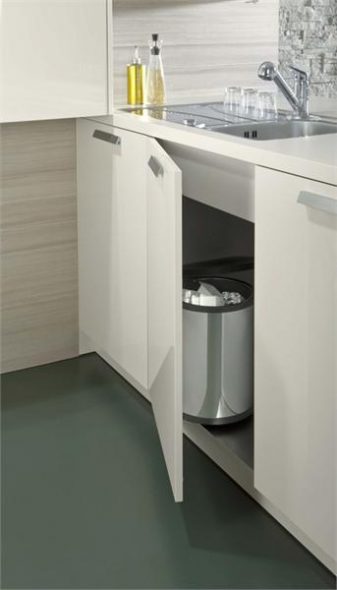 Armoire de cuisine avec évier