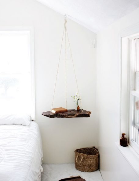 Table de chevet suspendue originale