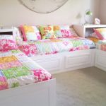 Literie en forme de P pour trois filles