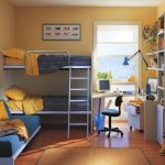 Répartition des lits - un lit sur deux étages et un canapé