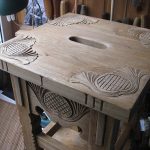 Tabouret sculpté à la main
