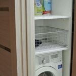 Armoire murale dans la salle de bain
