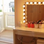 Coiffeuse avec miroir éclairé