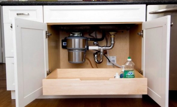 Cabinet avec portes battantes