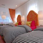 Chambre meublée confortable pour trois filles