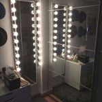 Miroir étroit avec lumière